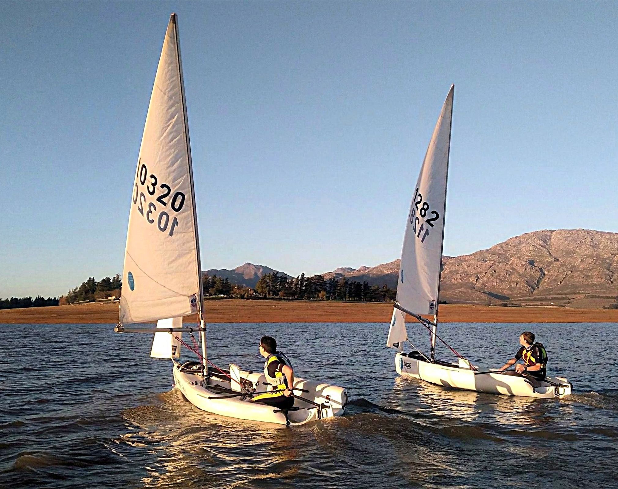 learn to sail a dinghy